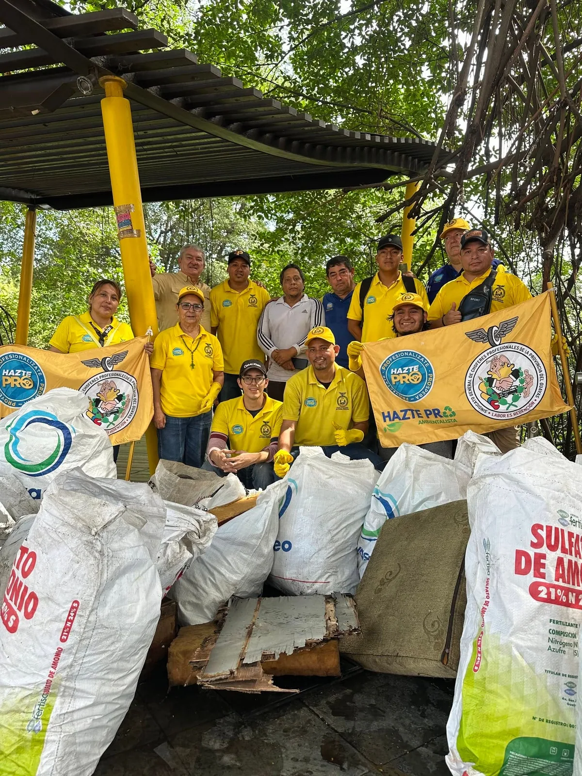 Portada de Minga Ambiental en la Universidad de Guayaquil por el Día del Medio Ambiente